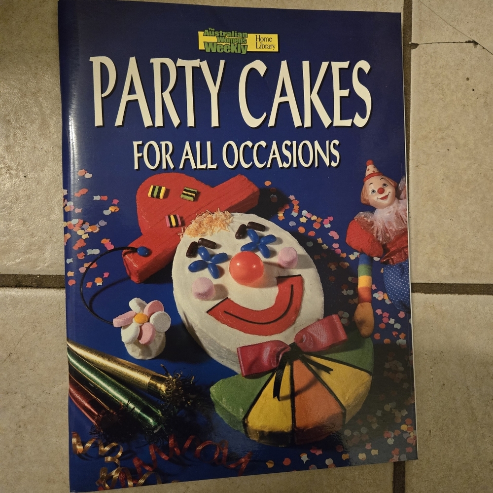 Party Cakes for All Occasions by Maryanne Blacker: Used